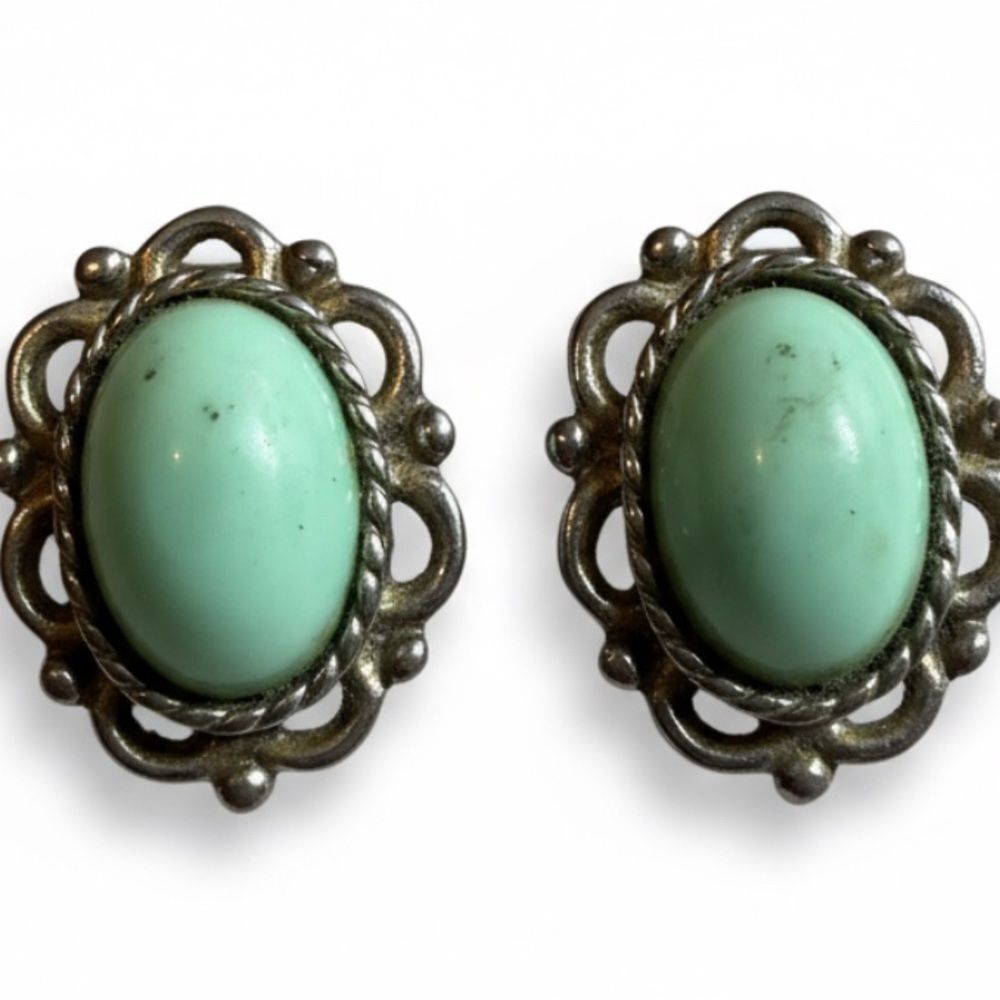 Vintage Green Cabochon Clip-On Earrings Silver-Tone Ornate Frame Retro - Picture 5 of 5